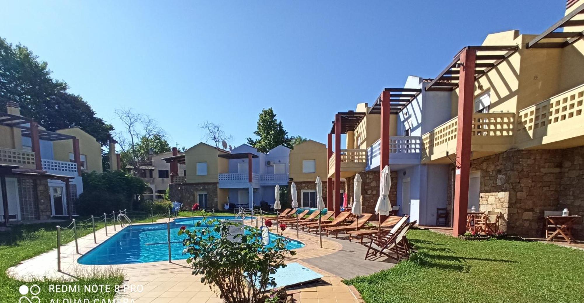 Ydna Family Hotel Apartments Possidi Ngoại thất bức ảnh